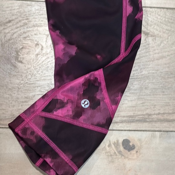 Lululemon Pace Revival Crop Pink and Black Patterned Leggings - Picture 2 of 16